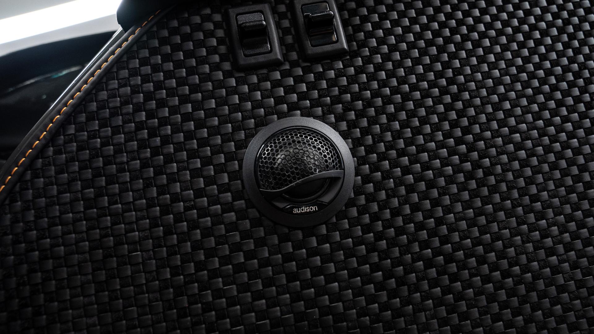 Porsche 911 Retro Works Photo f29d1c1f-fa2a-4cb2-88b6-944befdaece5.jpg