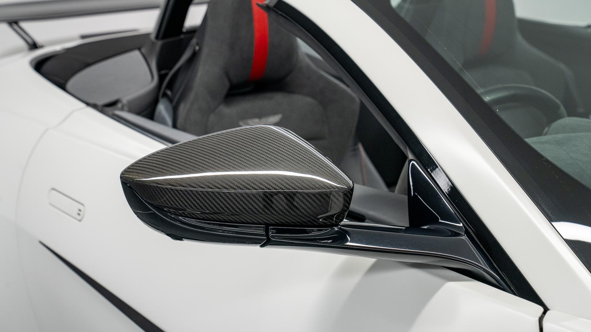 Aston Martin Vantage Photo f29dcc2b-57c8-4525-a71e-1a5f75a42673.jpg
