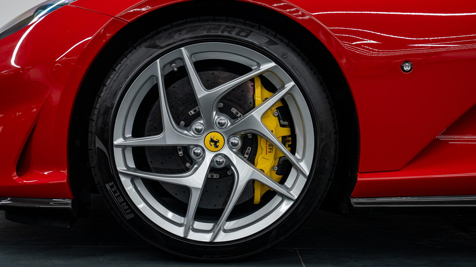 Ferrari 812 Photo f29e2922-8b83-4bb7-b186-9a0d29e908b4.jpg