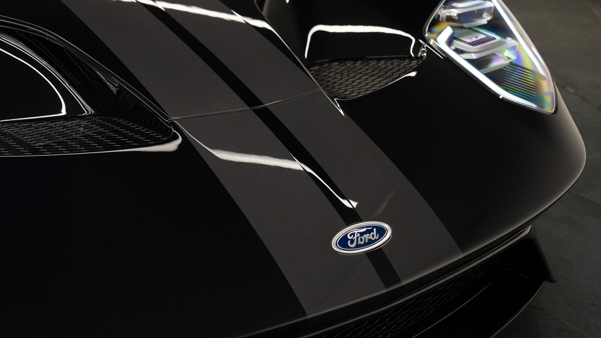 Ford GT Photo f2a0e4e1-eae6-445c-ba91-dc99e4039518.jpg