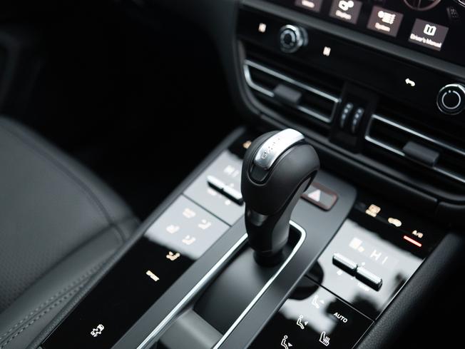 PORSCHE Macan Photo 25