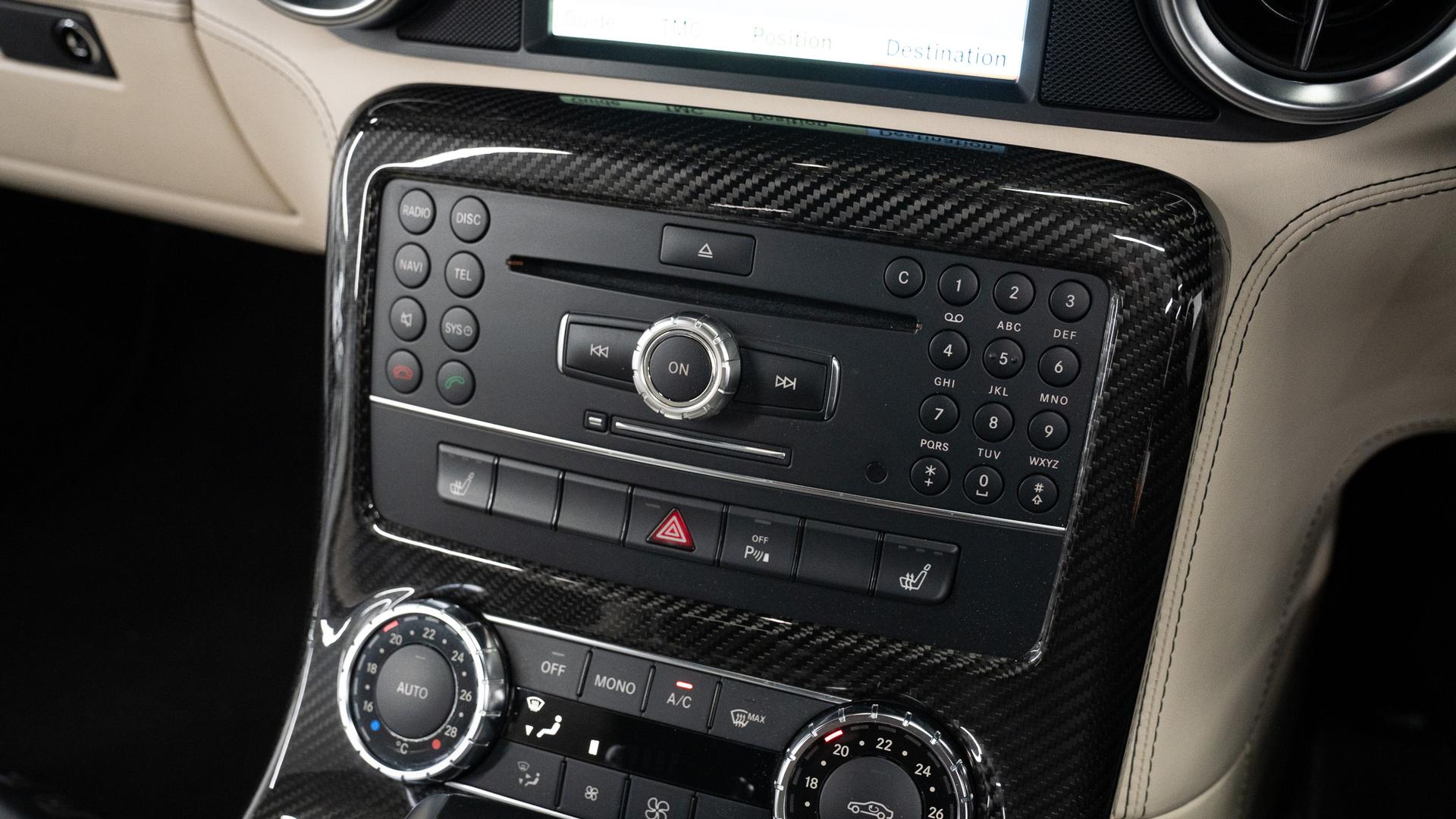 Mercedes-Benz SLS Photo f2bab80b-0e2e-40a5-a376-b54911027f48.jpg