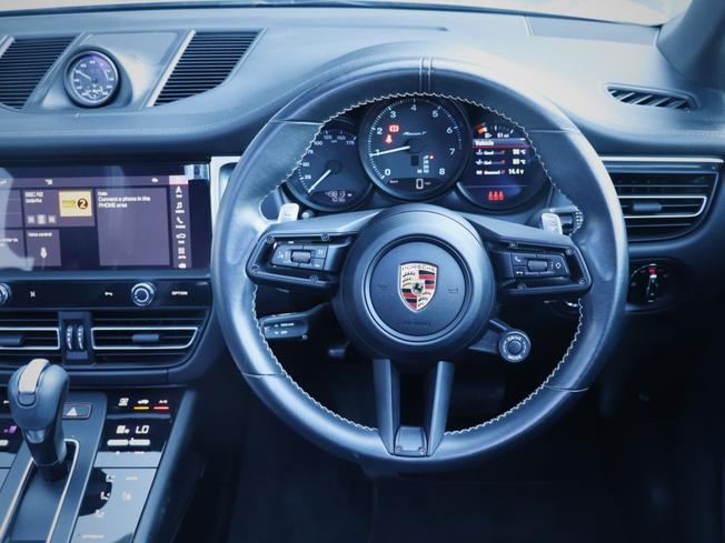 PORSCHE Macan Photo 24