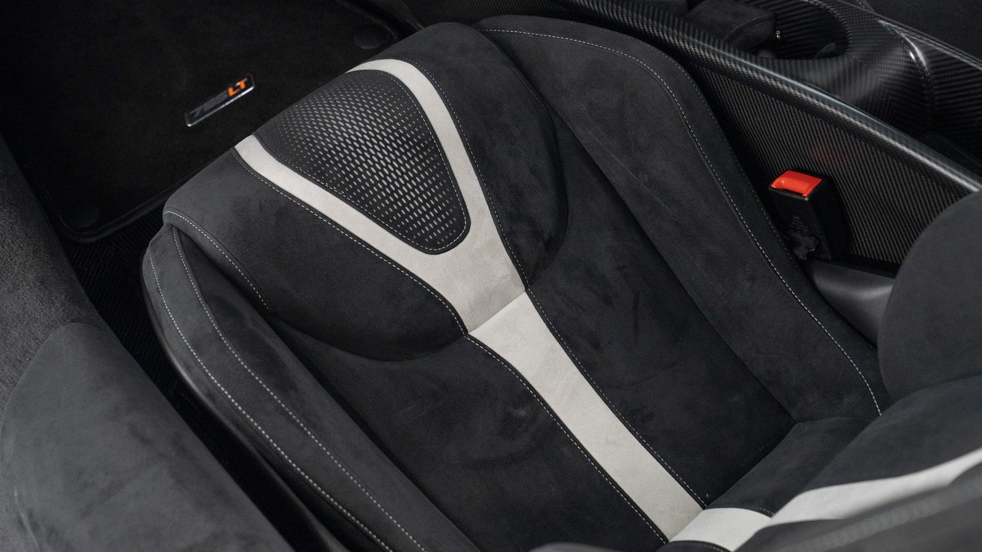 McLaren 765LT Photo f2c8628f-5472-4f08-bc16-b5a8f9b829d9.jpg
