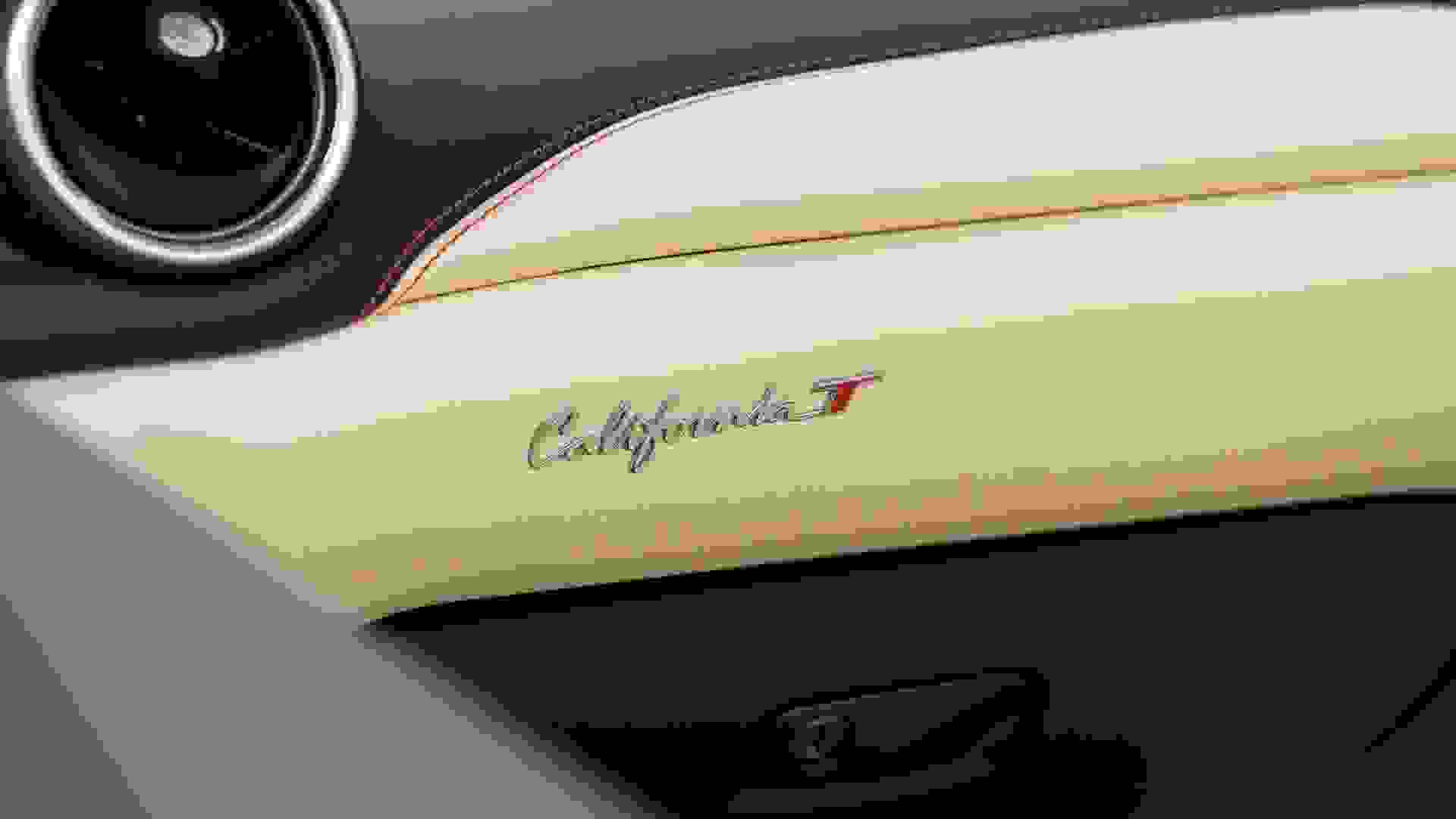 Ferrari California Photo f2d7b09d-22ac-4567-b1e7-e07c368c2660.jpg
