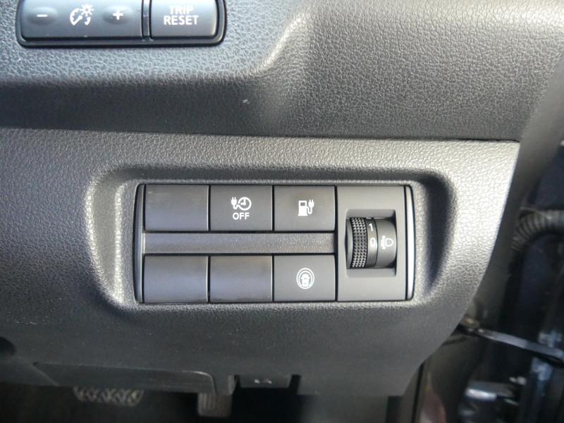 Nissan Leaf Photo f2dc0118-19c3-4204-8454-c5805ae9073f.jpg