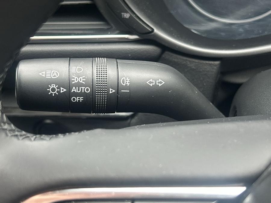 Mazda CX-30 Photo f2dd8bed-b758-43ff-a195-a7543c4bbc86.jpg