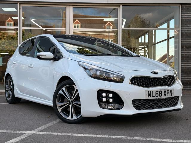 Kia Ceed Photo f2e848d1-3ac9-4dc8-be54-380f91037536.jpg