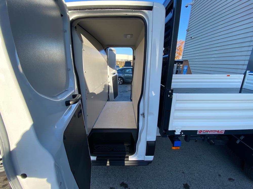 Ford Transit Photo f2f28687-bb96-4298-9ca2-07263697ec34.jpg