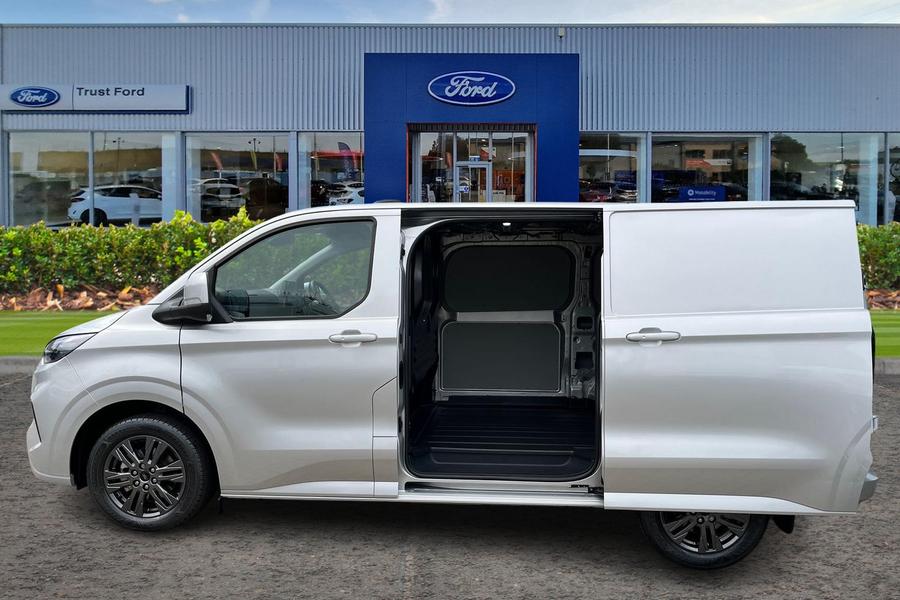 Ford TRANSIT CUSTOM Photo f2f56c8e-1457-40e1-b055-e310d37cbb47.jpg