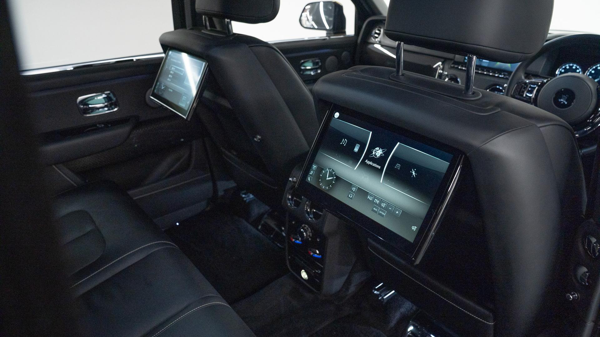 Rolls-Royce Cullinan Photo f2f8dde0-d0fc-47cf-a0a4-99ab476a5ebb.jpg