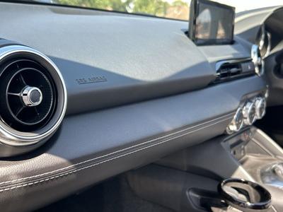 Mazda MX-5 Photo 15