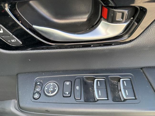 Honda CR-V Photo f307f0f6-7743-4119-bbda-c72533f73e6a.jpg