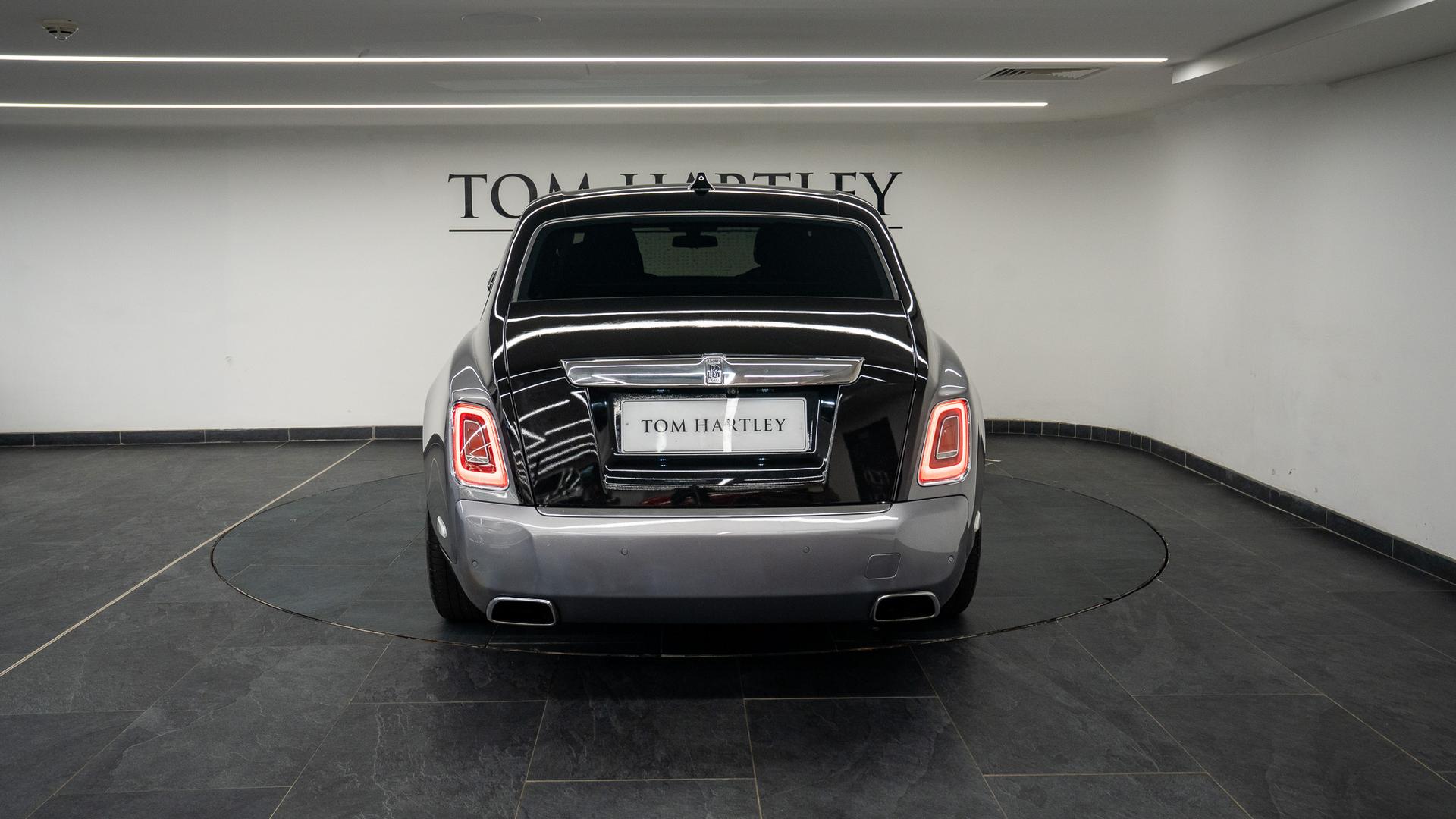 Rolls-Royce Phantom Photo f313b9dc-21b2-4f10-91d8-af8eec0e3c75.jpg