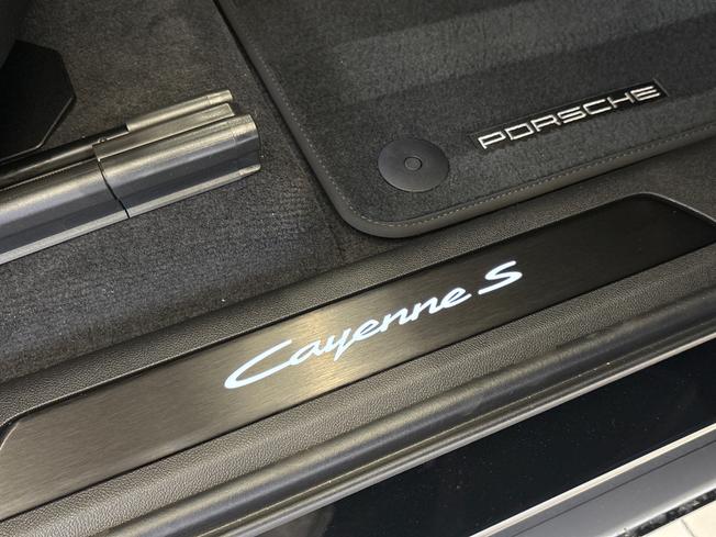 PORSCHE Cayenne Photo 30