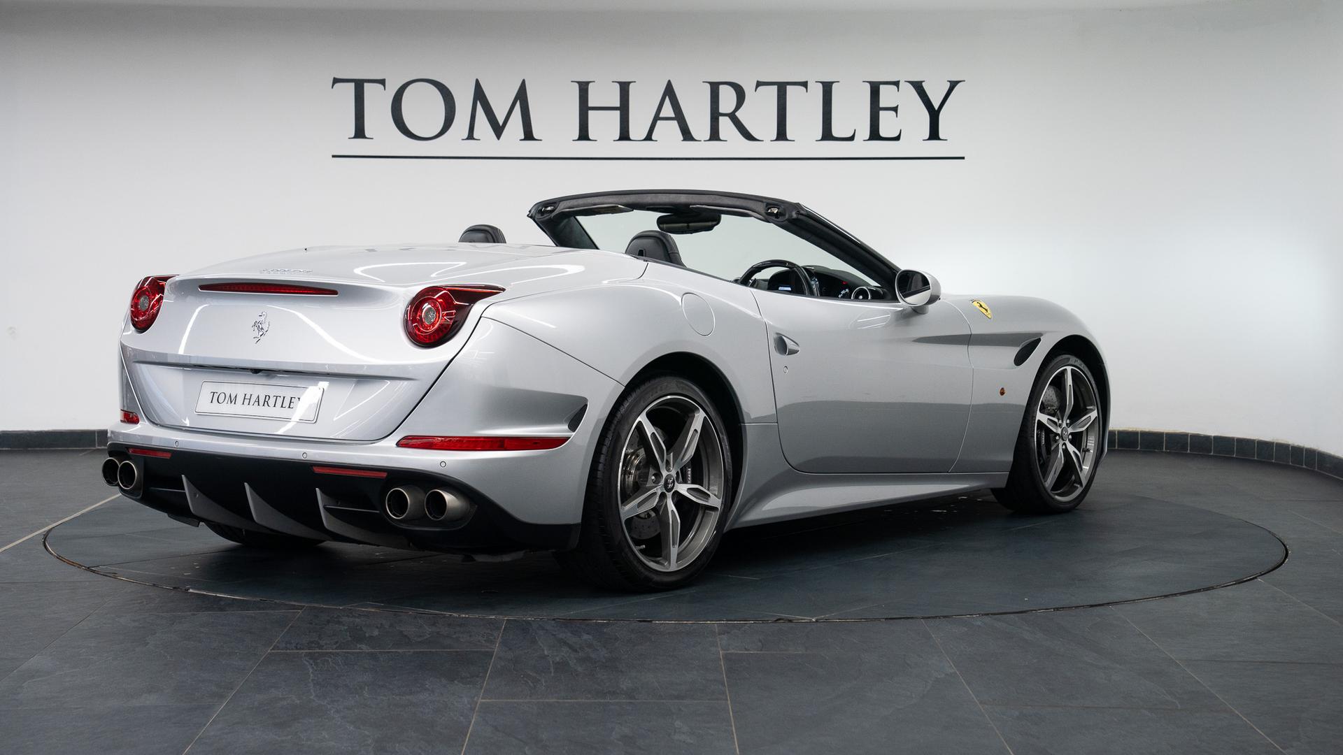 Ferrari California Photo f31cbfc3-ae3c-4f2e-a21c-f6c095604f3c.jpg