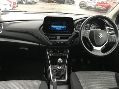 Suzuki S-Cross Photo 16