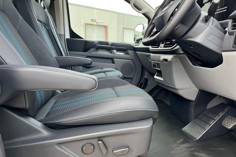 Ford TRANSIT CUSTOM Photo f31ff429-de02-4e4a-9160-b2793d394806.jpg