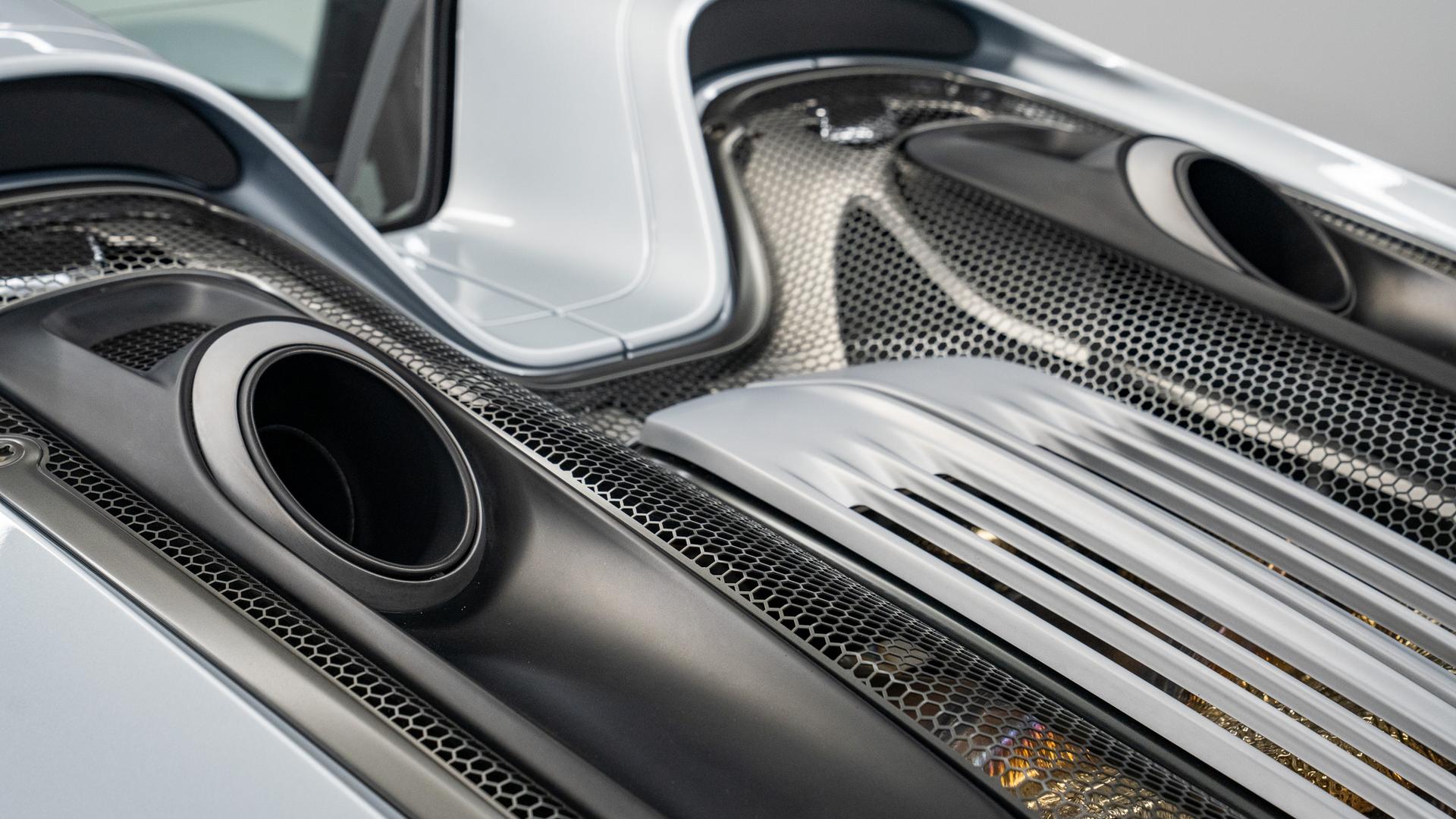 Porsche 918 Photo f327d120-ef37-488f-98e2-e8d464aa4e5a.jpg