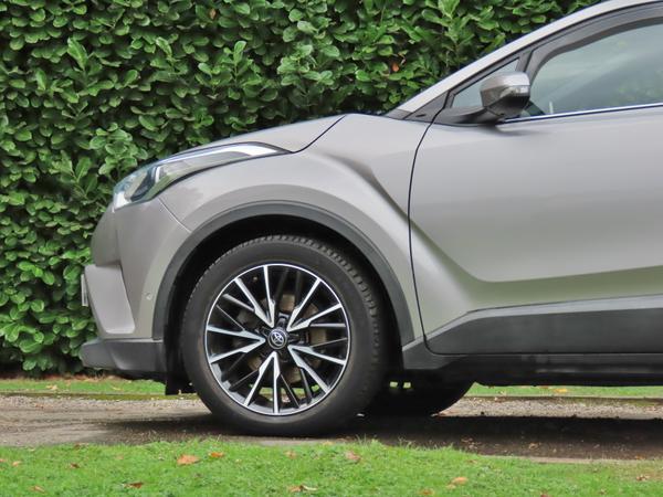 Used Toyota C-HR WM68YHU 9