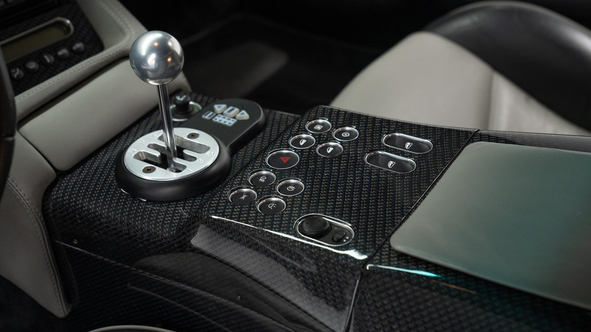 LAMBORGHINI Diablo Photo f33bee04-adbd-45ae-bb02-8003f90575ee.jpg