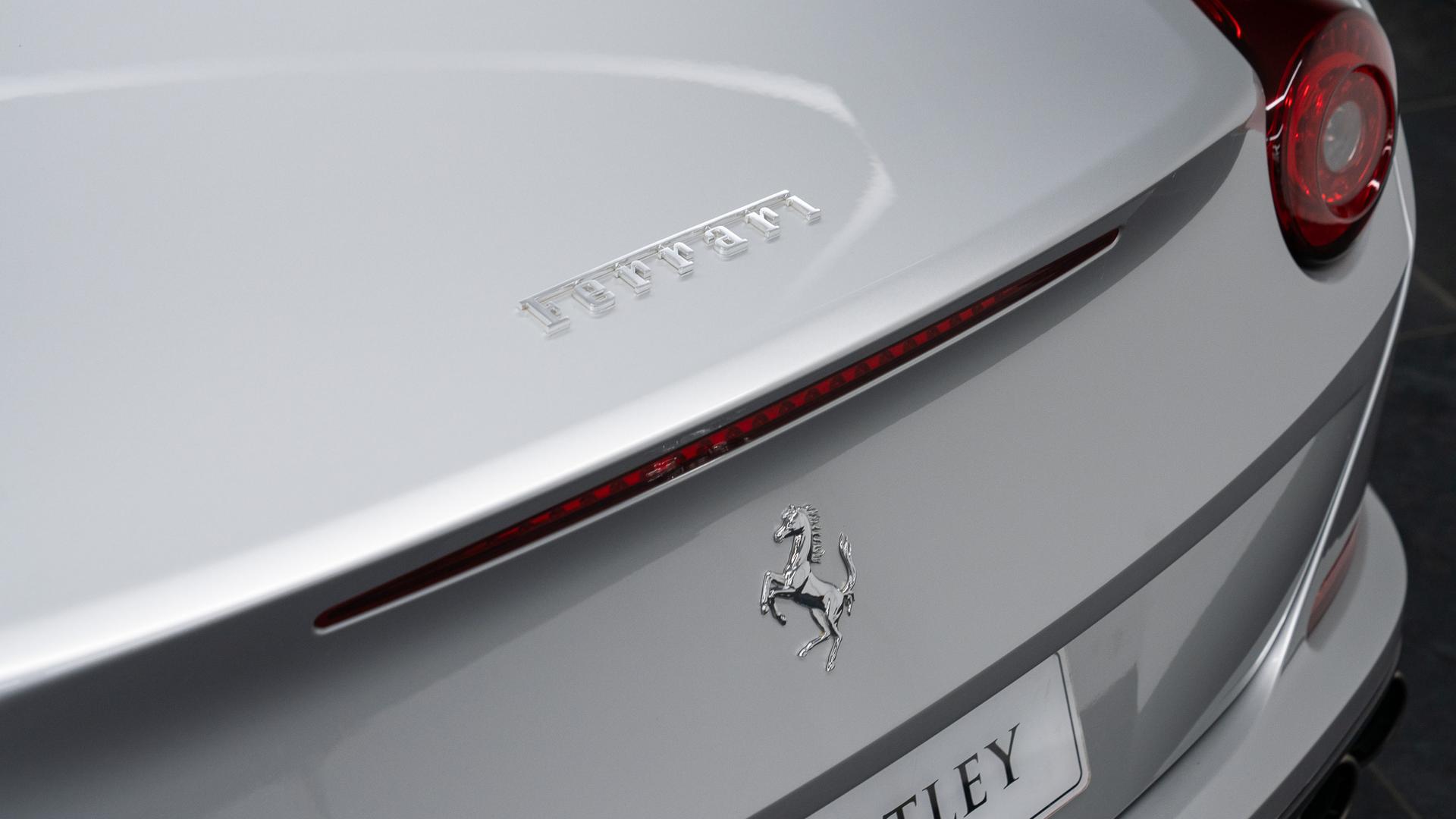 Ferrari California Photo f340d726-797a-4c77-b295-c657c82ee4b6.jpg