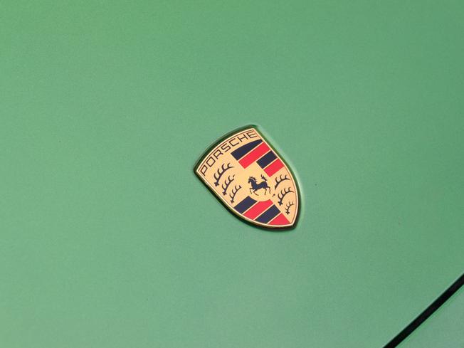 PORSCHE Taycan Photo 15