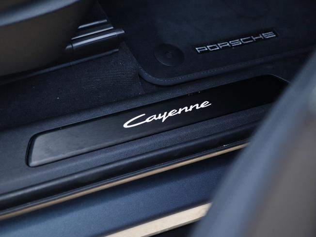 PORSCHE Cayenne Photo 22
