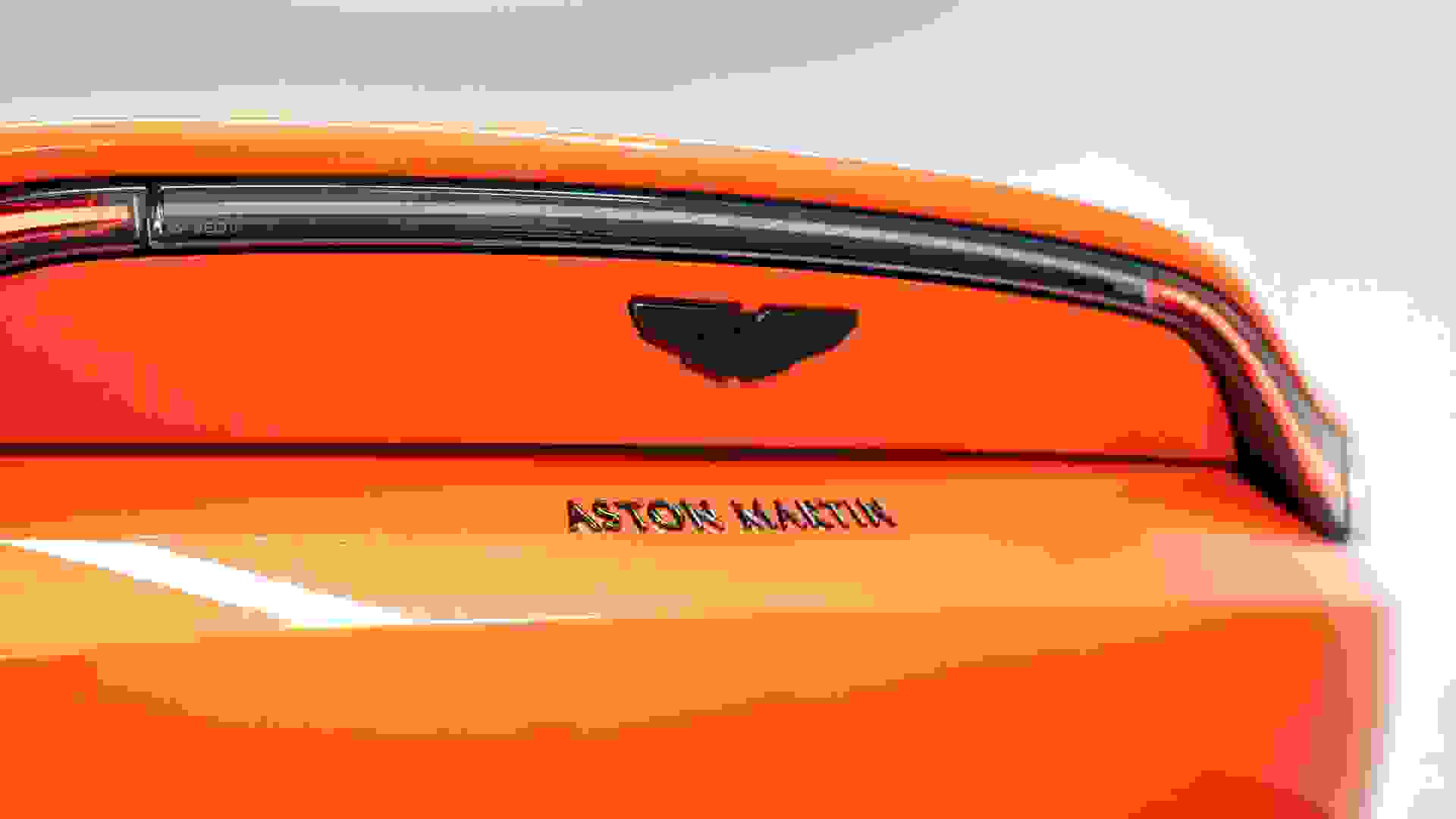 Aston Martin Vantage Photo f350d48d-f3a1-4740-bf4f-c25c6e9aaaa2.jpg