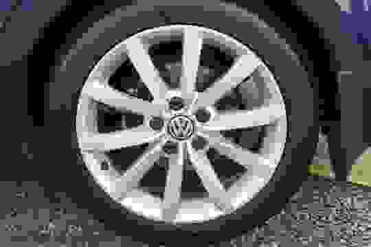 Volkswagen GOLF Photo f3578a93-31d6-426b-aa6d-127e9fc596bb.jpg