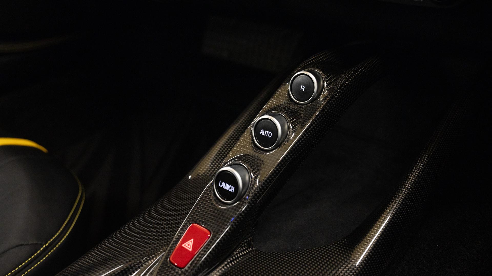 Ferrari 812 Photo f372b6f8-67bf-4316-8454-2639198bfa58.jpg