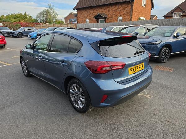 Ford Focus Photo 4