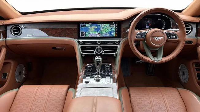 BENTLEY Flying Spur Photo 21