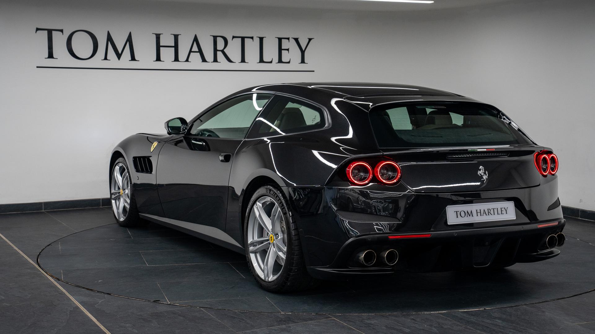 Ferrari GTC4Lusso Photo f3ab71d0-f65a-41fa-879b-abcdb91ca188.jpg