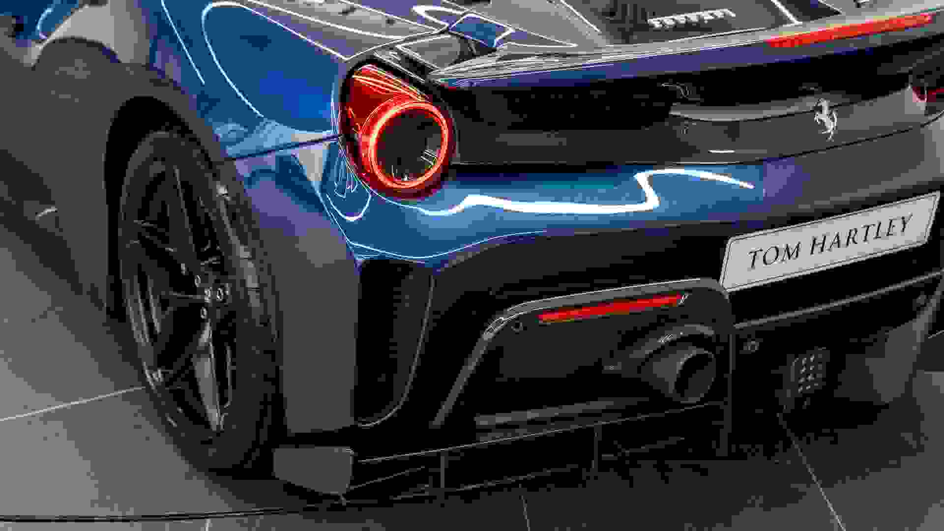 Ferrari 488 Photo f3bb56dd-14f4-453f-bb0d-c88926126322.jpg