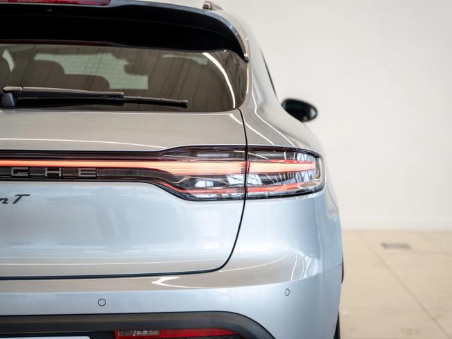 PORSCHE Macan Photo 16