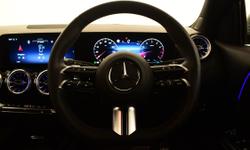 Mercedes-Benz GLA Photo 16