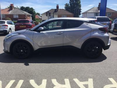 Toyota C-HR Photo 6