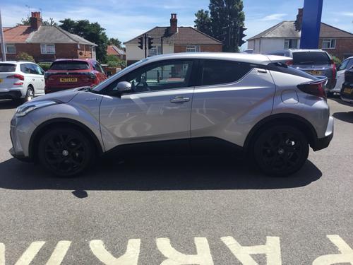 Toyota C-HR Photo f3fbf550-2b86-4118-a100-2de57330e887.JPG