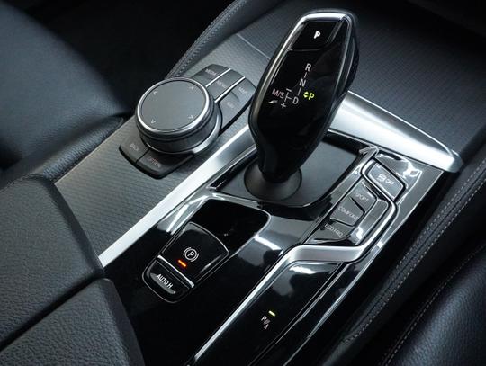 BMW 5 Series Photo f3fc1c87-aaed-455e-8f54-e91e056b120c.jpg