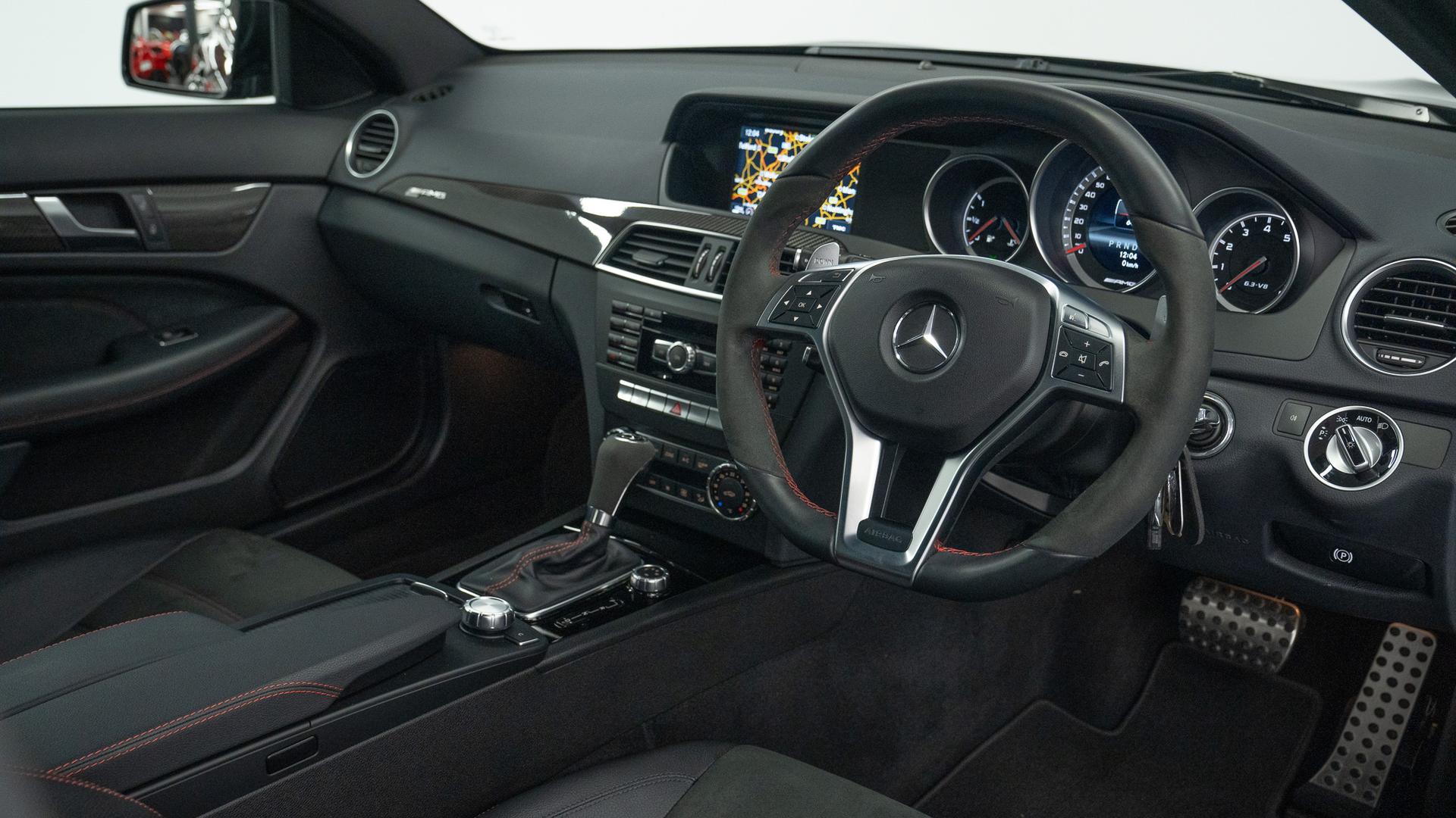 Mercedes-Benz C63 AMG Photo f400c9dc-3f94-475c-a1d7-a69e86f90817.jpg
