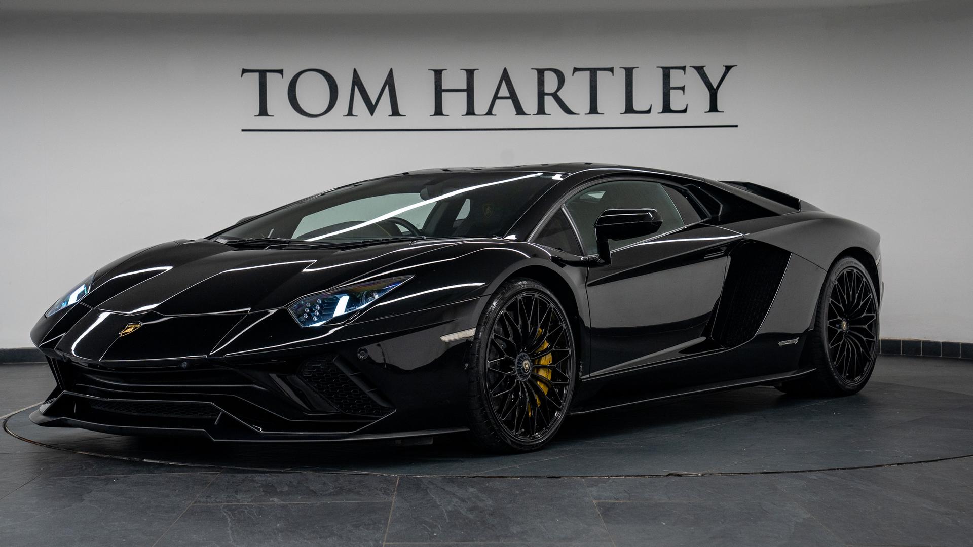 LAMBORGHINI Aventador Photo f40b1857-ed21-4296-8493-55892235011b.jpg