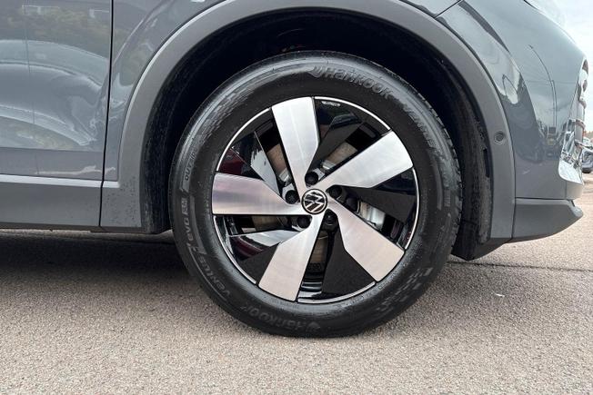 VOLKSWAGEN Tiguan Photo 5