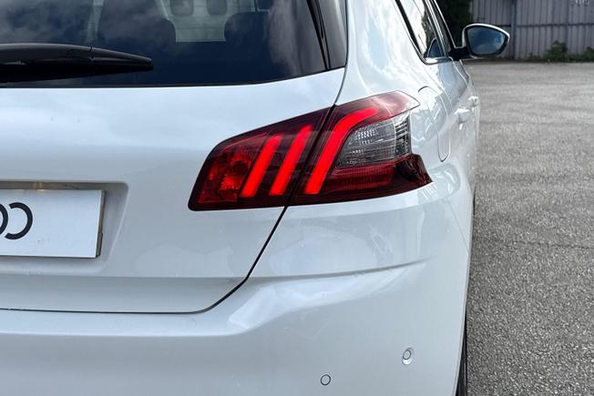 PEUGEOT 308 Photo 18