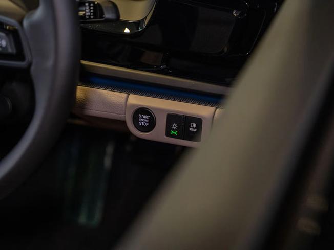 PORSCHE Panamera Photo 25