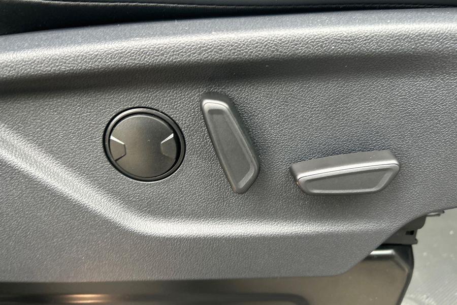 Ford TRANSIT CUSTOM Photo f424c171-d23d-421d-b81c-5bab69bddee2.jpg