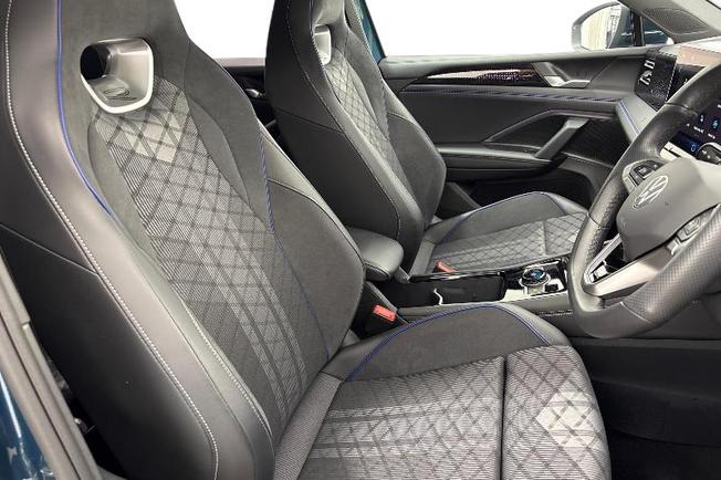 VOLKSWAGEN Tiguan Photo 10