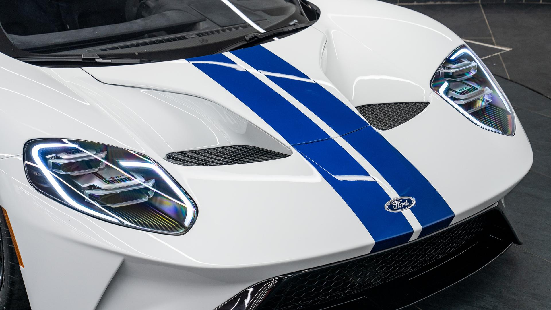 Ford GT Photo f432e494-06c6-471d-beb4-7770ee87cea4.jpg