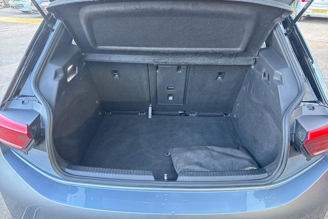 VOLKSWAGEN ID.3 Photo 9