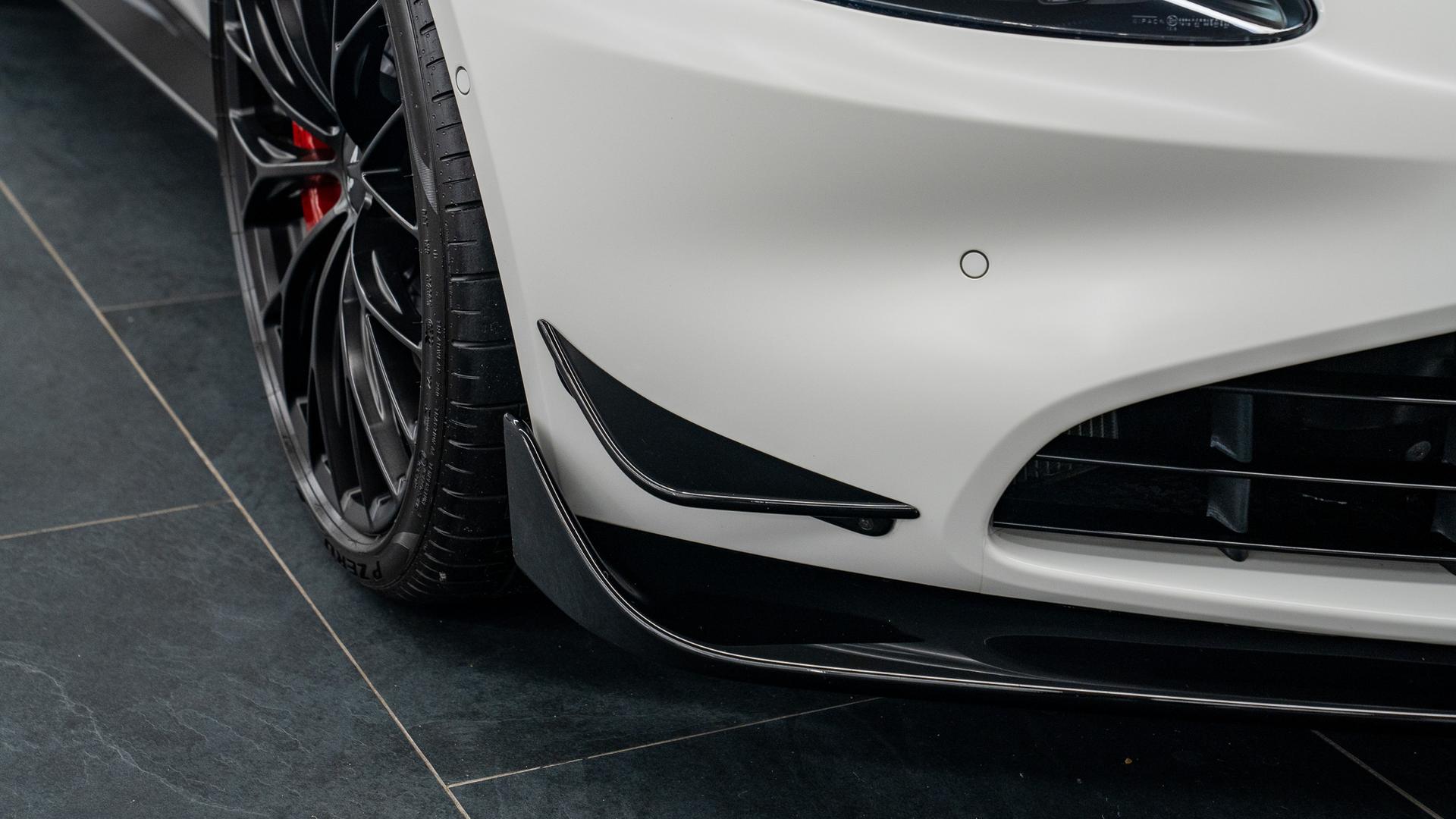 Aston Martin Vantage Photo f43db71d-15fd-4aed-8ef1-6ecda31a0e67.jpg